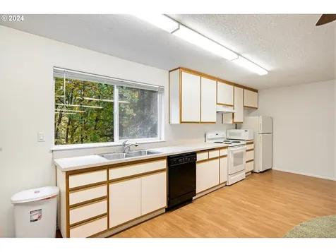 7474 Battle Creek Road Salem OR 97317