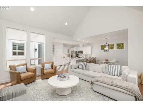 6437 SW Raleighwood Court Portland OR 97221