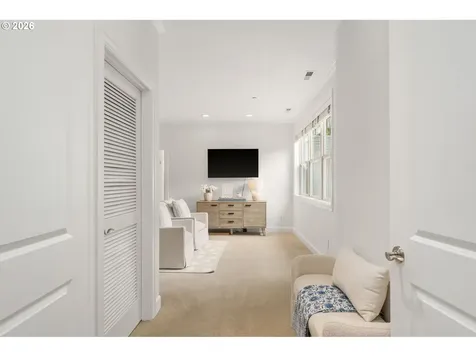 6437 SW Raleighwood Court Portland OR 97221