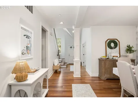 6437 SW Raleighwood Court Portland OR 97221
