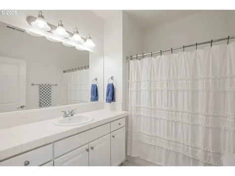 6437 SW Raleighwood Court Portland OR 97221