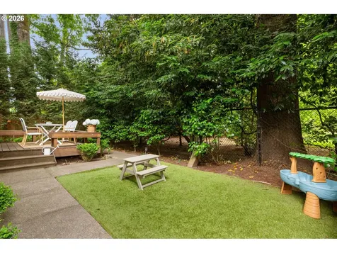 6437 SW Raleighwood Court Portland OR 97221