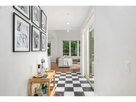 6437 SW Raleighwood Court Portland OR 97221