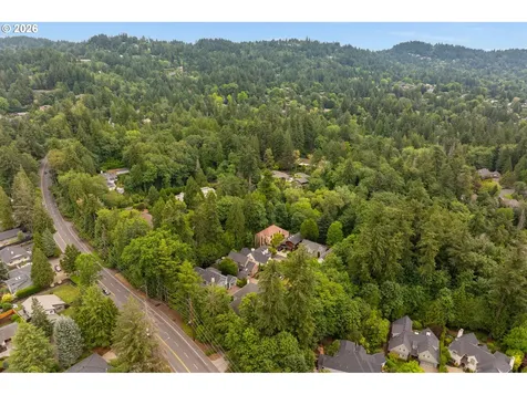 6437 SW Raleighwood Court Portland OR 97221