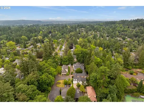 6437 SW Raleighwood Court Portland OR 97221