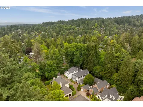 6437 SW Raleighwood Court Portland OR 97221