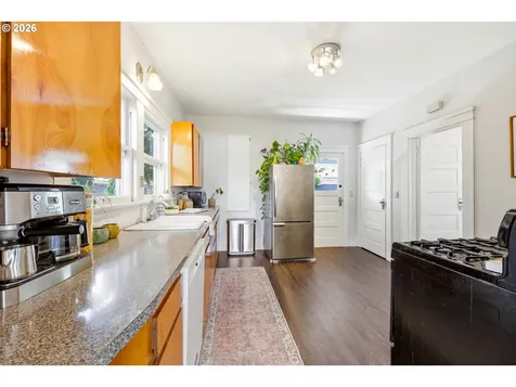 5725 NE 32nd Place Portland OR 97211