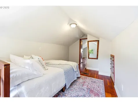 5725 NE 32nd Place Portland OR 97211
