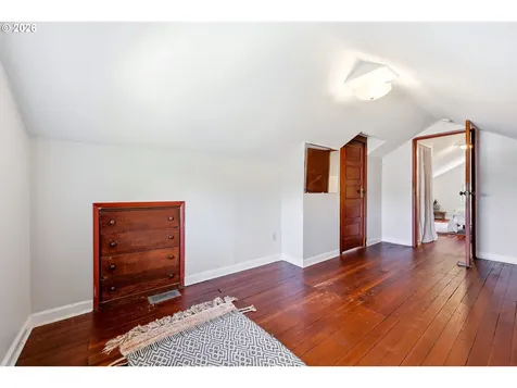 5725 NE 32nd Place Portland OR 97211