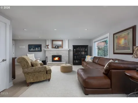 3763 Rocky Creek Avenue Depoe Bay OR 97341