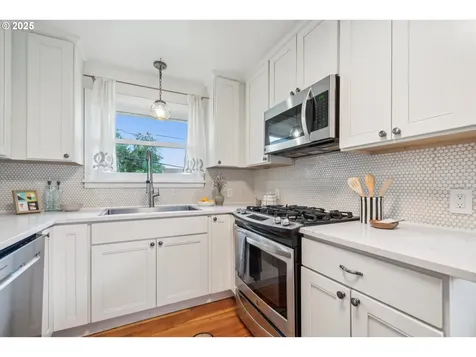 7120 NE 6th Avenue Portland OR 97211