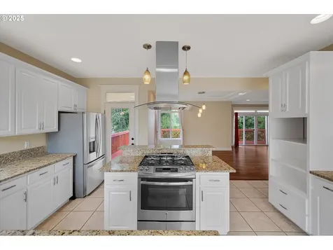 2436 SW Oakwood Court Dallas OR 97338