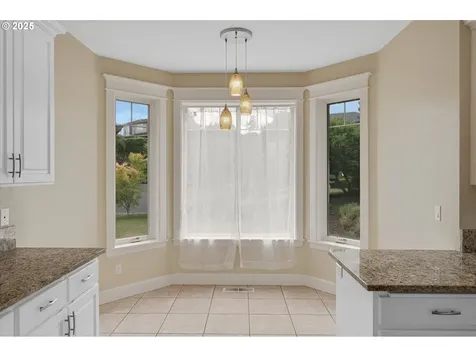 2436 SW Oakwood Court Dallas OR 97338