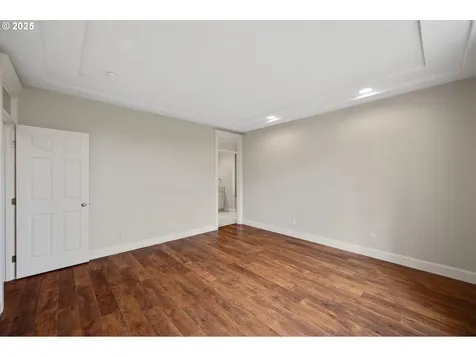 2436 SW Oakwood Court Dallas OR 97338