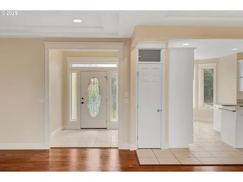 2436 SW Oakwood Court Dallas OR 97338