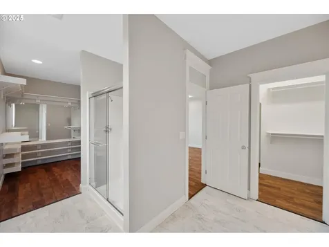 2436 SW Oakwood Court Dallas OR 97338