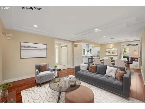 2436 SW Oakwood Court Dallas OR 97338