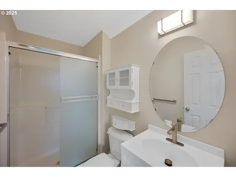 2436 SW Oakwood Court Dallas OR 97338