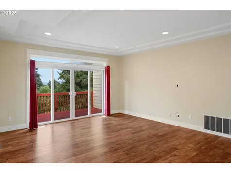 2436 SW Oakwood Court Dallas OR 97338
