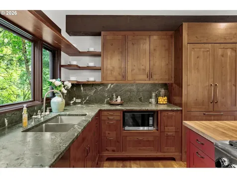 3138 NW Verde Vista Terrace Portland OR 97210