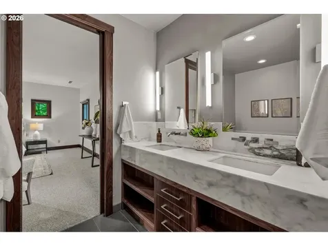 3138 NW Verde Vista Terrace Portland OR 97210