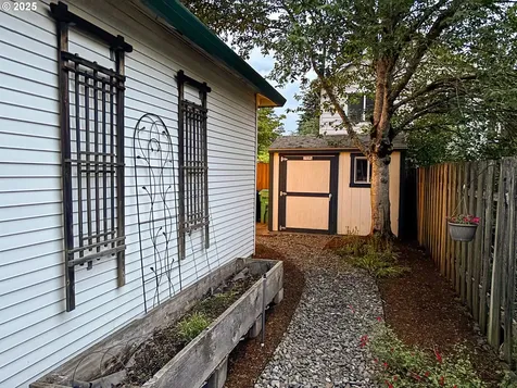 3216 NE 110th Place Portland OR 97220
