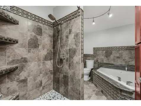 1655 S Elm Street Canby OR 97013