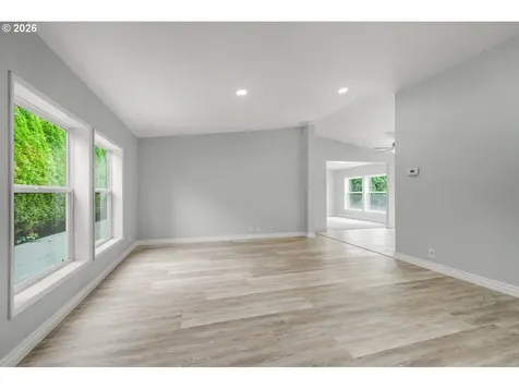 1655 S Elm Street Canby OR 97013