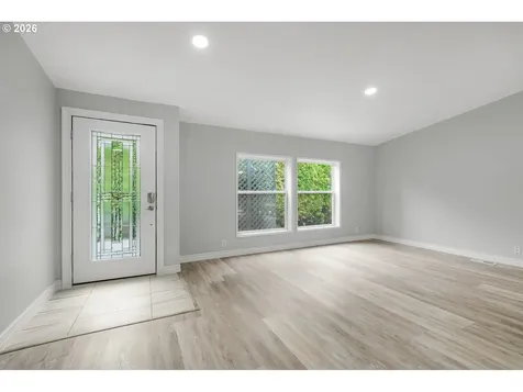 1655 S Elm Street Canby OR 97013