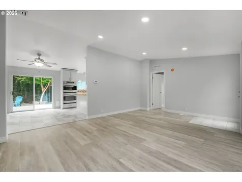 1655 S Elm Street Canby OR 97013