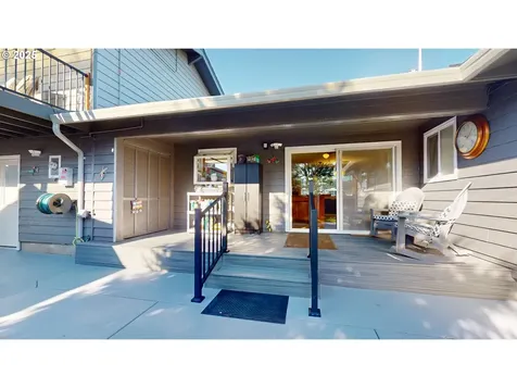 1671 T Street Springfield OR 97477