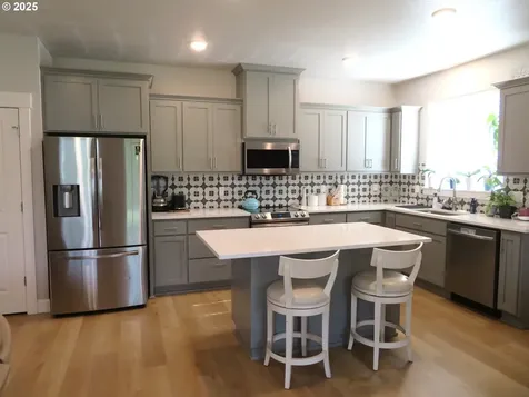 439 NW Garibaldi Street Hillsboro OR 97124