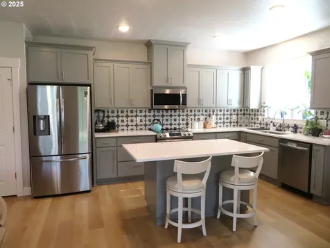 439 NW Garibaldi Street Hillsboro OR 97124