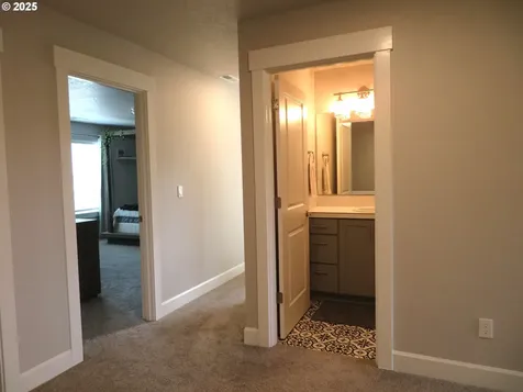 439 NW Garibaldi Street Hillsboro OR 97124