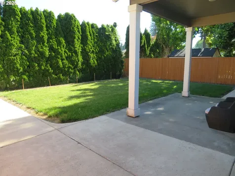 439 NW Garibaldi Street Hillsboro OR 97124