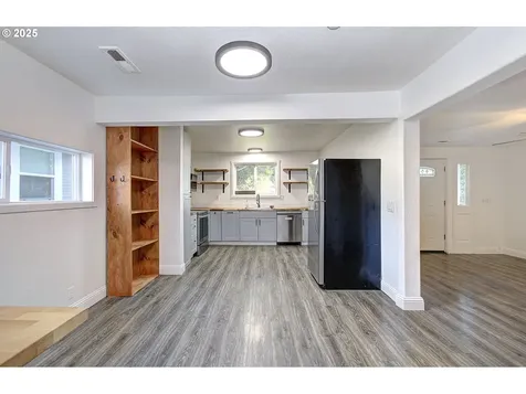 1205 S 6th Avenue Kelso WA 98626
