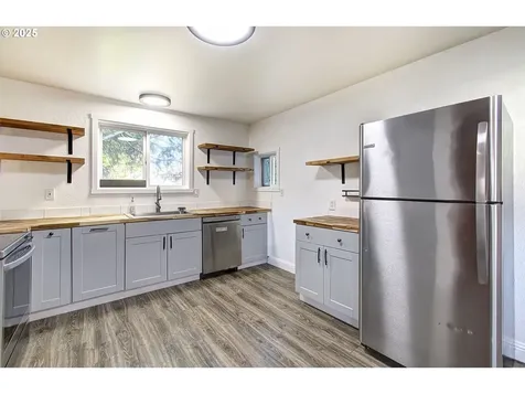 1205 S 6th Avenue Kelso WA 98626