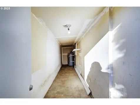 1205 S 6th Avenue Kelso WA 98626
