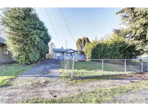 1205 S 6th Avenue Kelso WA 98626