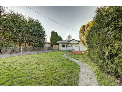 1205 S 6th Avenue Kelso WA 98626
