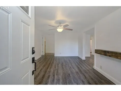 1205 S 6th Avenue Kelso WA 98626
