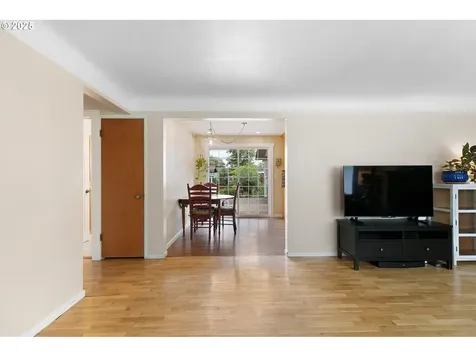 905 Hughes Street Eugene OR 97402