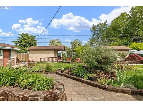 905 Hughes Street Eugene OR 97402