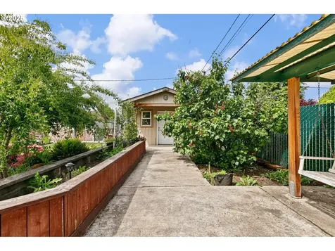 905 Hughes Street Eugene OR 97402