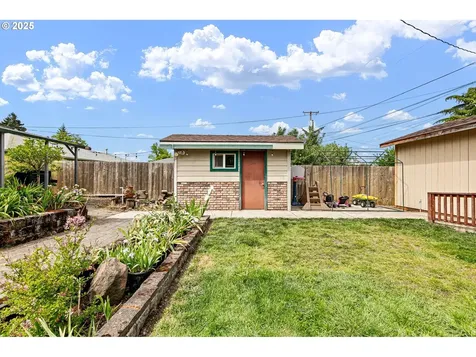 905 Hughes Street Eugene OR 97402
