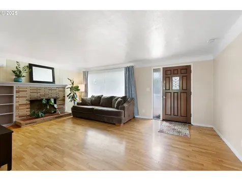 905 Hughes Street Eugene OR 97402