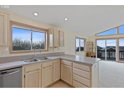 2660 SW Anchor Avenue Lincoln City OR 97367
