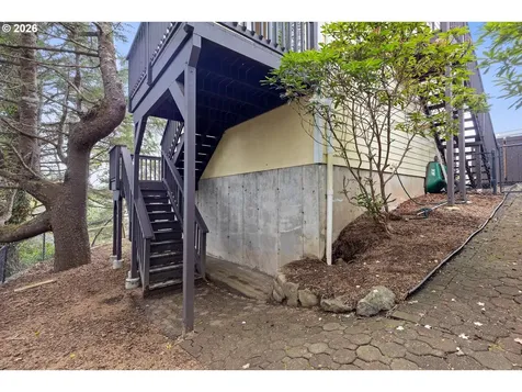 2660 SW Anchor Avenue Lincoln City OR 97367