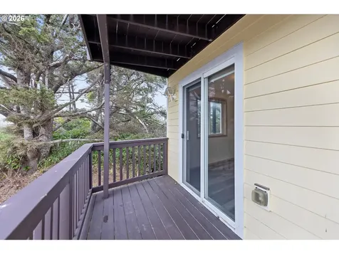 2660 SW Anchor Avenue Lincoln City OR 97367