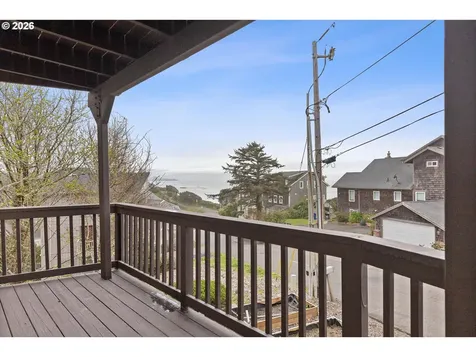 2660 SW Anchor Avenue Lincoln City OR 97367